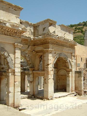 051 Ephesus The Mazeus Mithhridates Gate.JPG